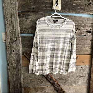 DALIA size small white/Grey striped sweater